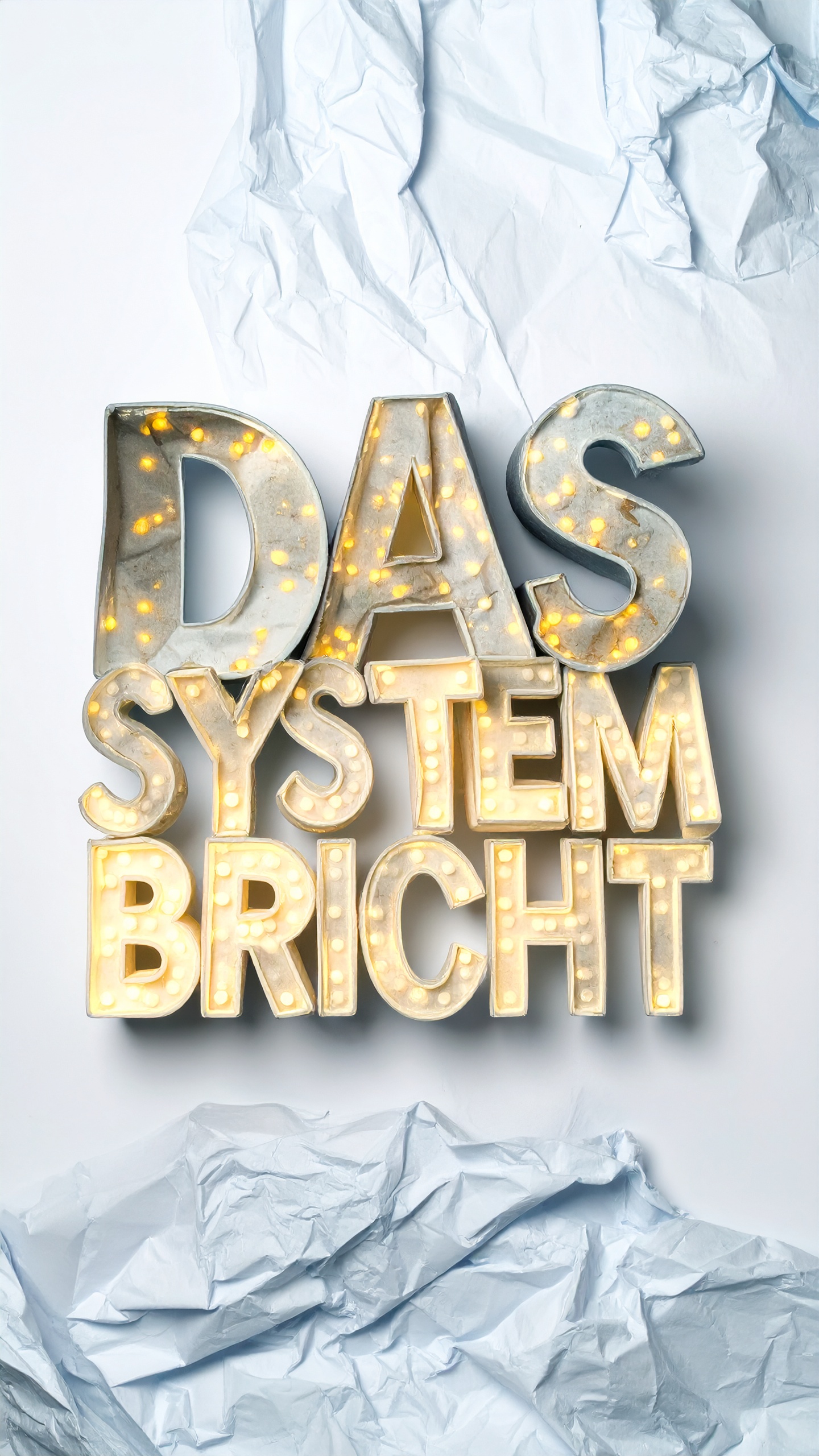 Dieses Bild dient als philosophische Analyse und literarische Dekonstruktion der Begriffe Nichts, Existenz und Code der fiktionalen Kontexte der Sci-Fi-Erzählungen von F.G. Stier. Es dient der logischen Verankerung des wissenschaftlich-philosophischen Konzepts der zeitlosen Verursachung. Quantenmechanik, Kybernetik und Philosophie verschmelzen zu einem bizarren Protokoll der Wirklichkeit. Was, wenn das System die Realität diktiert und unser Verstand eine Simulation ohne Admin-Rechte ist? Hier verschränken sich Hühner im Quanten-Rauschen, während Gegenstände ein Eigenleben führen, sobald wir wegsehen. Die 